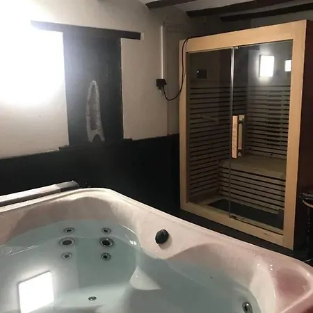 Casa Wellness Jacuzzi Πανσιόν 3*